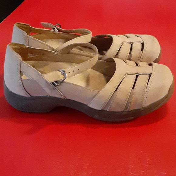 Dansko Shoes - Dansko sz 10 40 Kiera cream mary Jane sandals